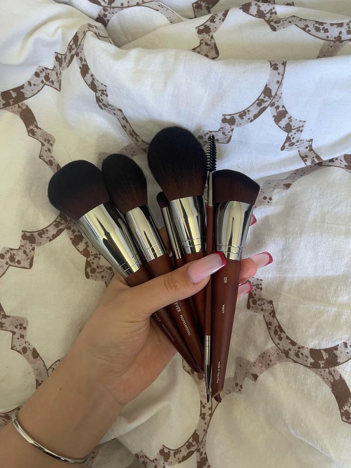 MAKE UP FOR EVER