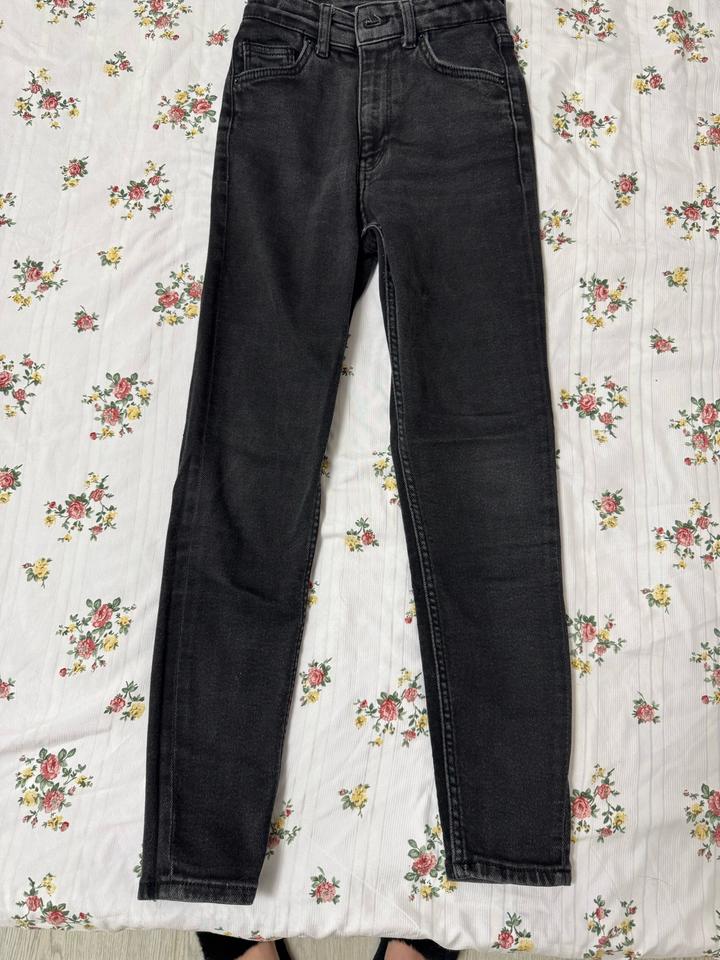 Джинсы BERSHKA