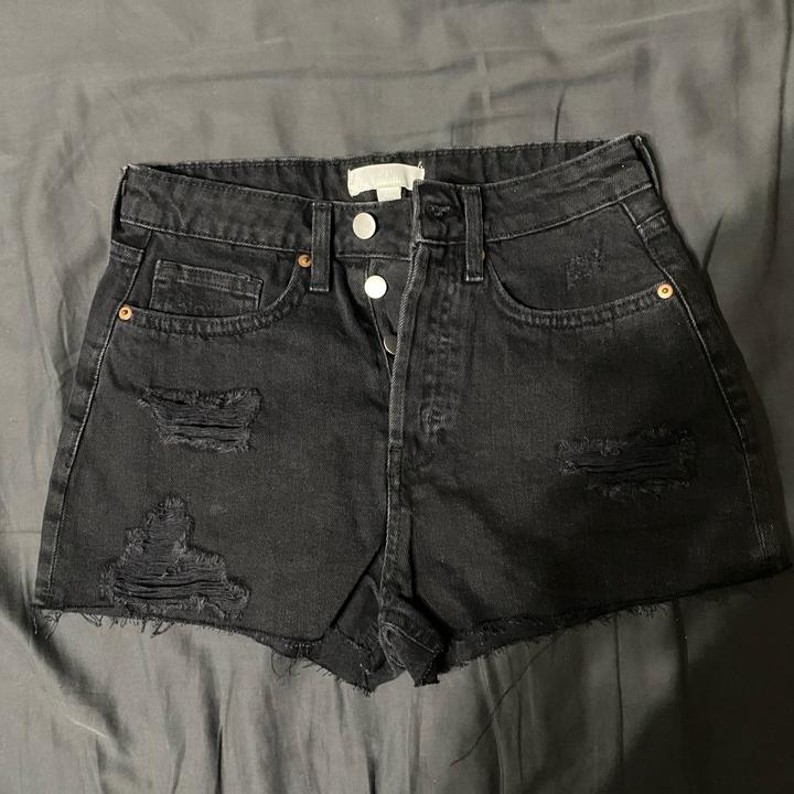 Джинсовые шорты H&M