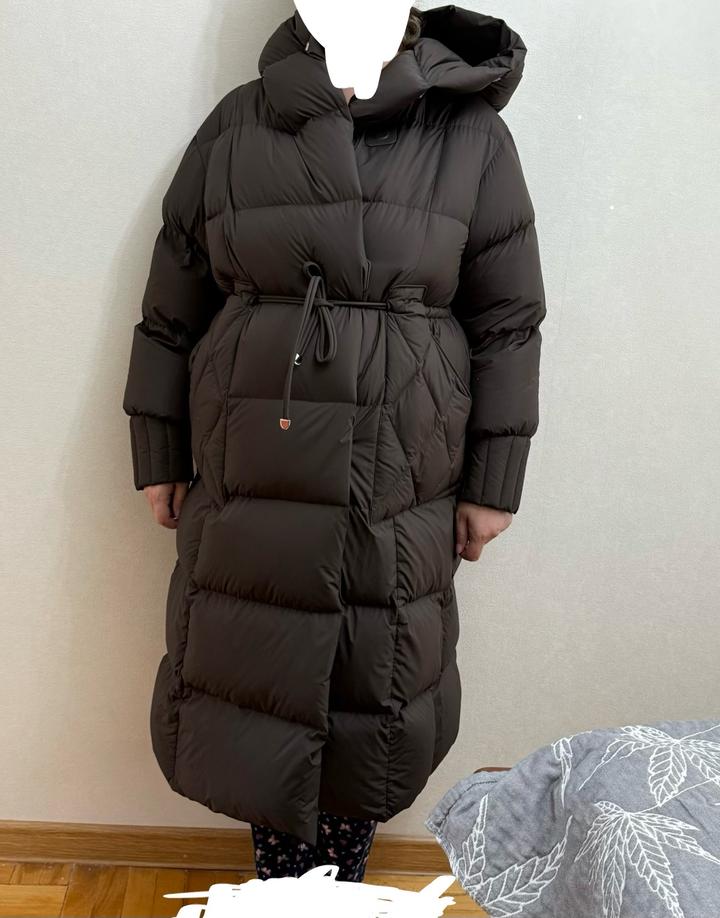 Длинный пуховик с капюшоном
