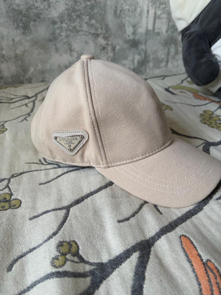 Кепка Prada