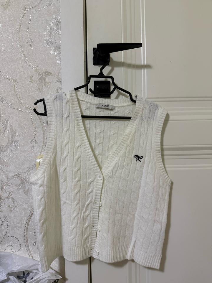 LC Waikiki Белый вязаный жилет