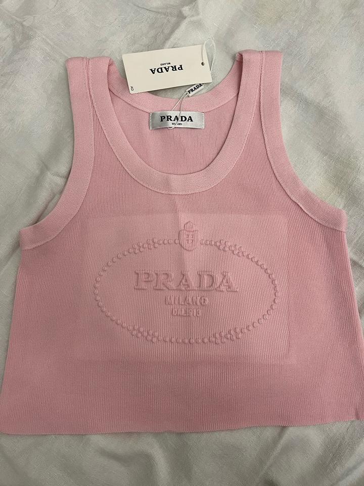 Топ PRADA