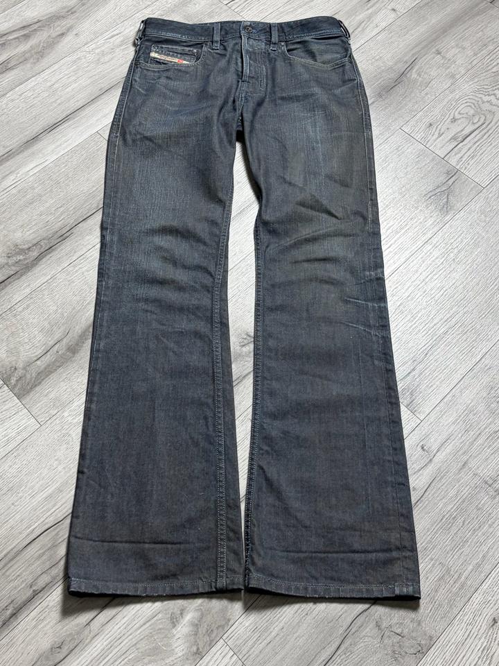 Джинсы Diesel bootcut distress