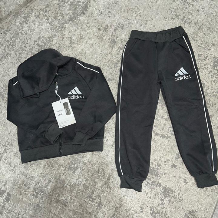 Спортивный костюм adidas
