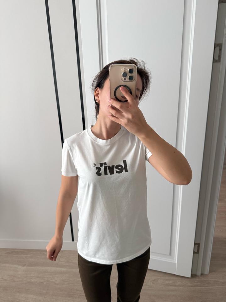 Levi's