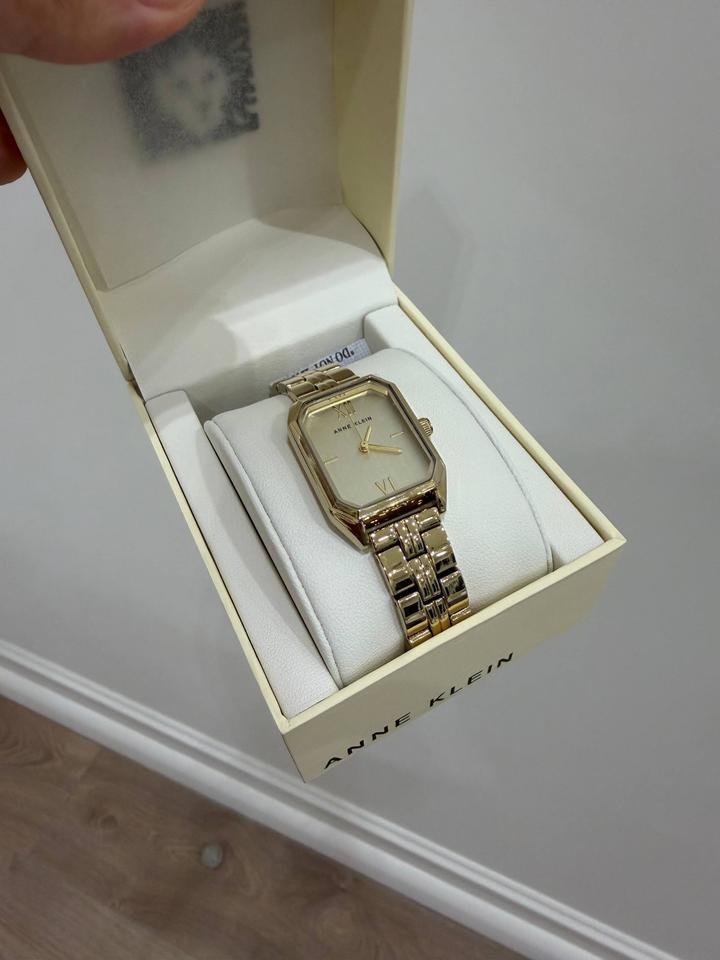 Женские часы Anne Klein