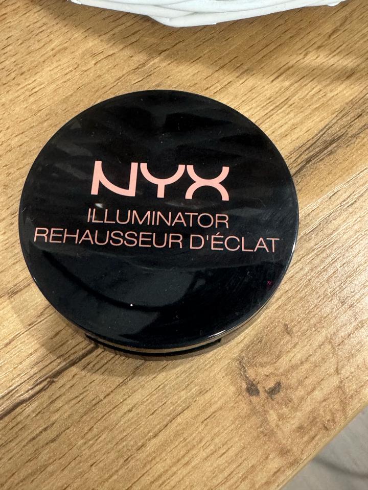 NYX