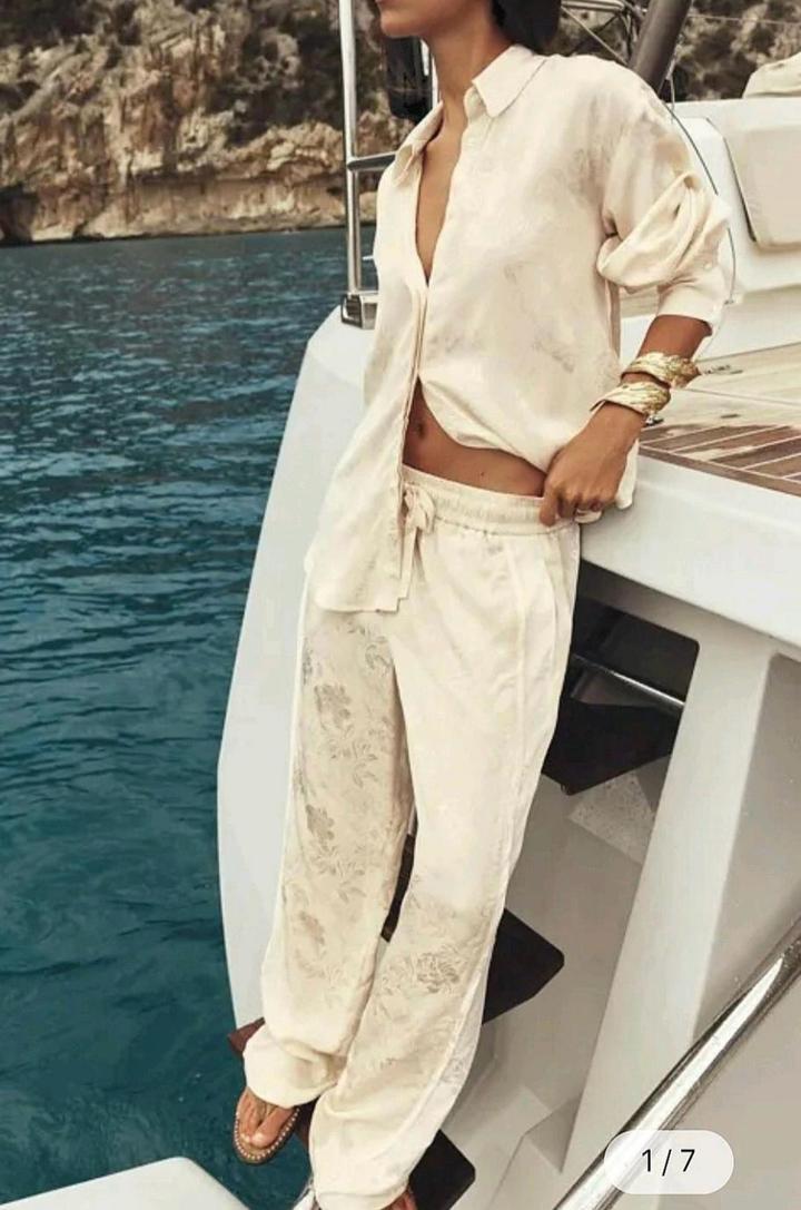 Костюм Zara из рубашки и брюк