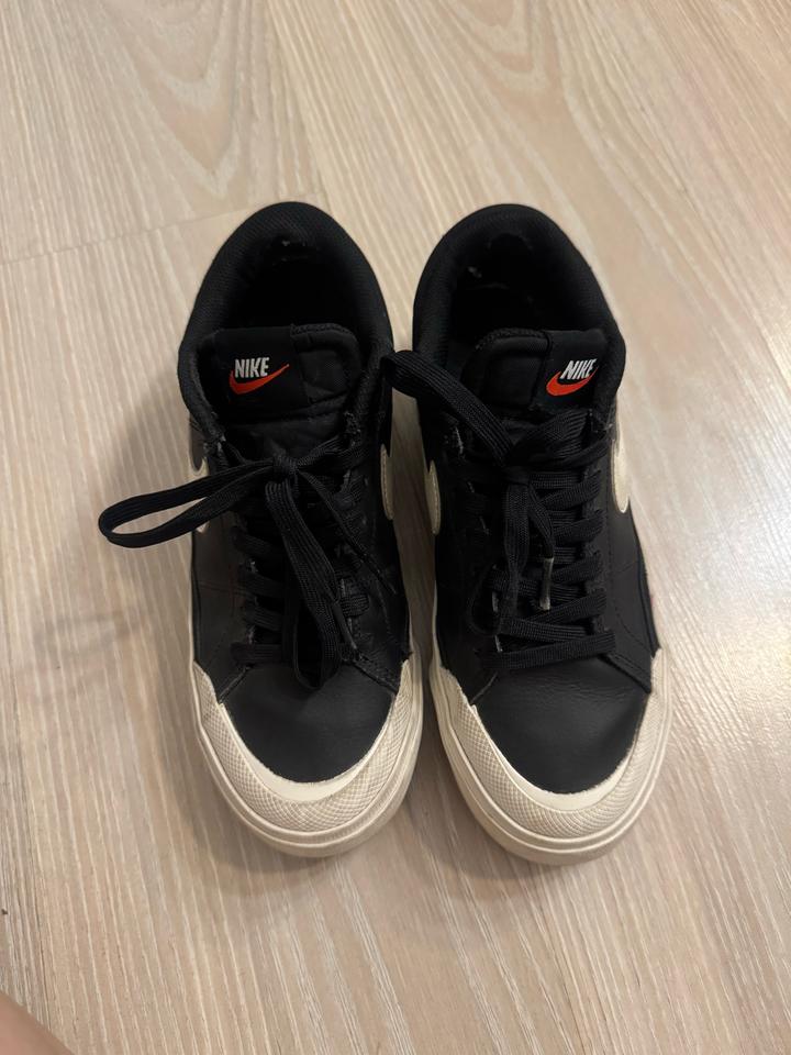 Кроссовки Nike