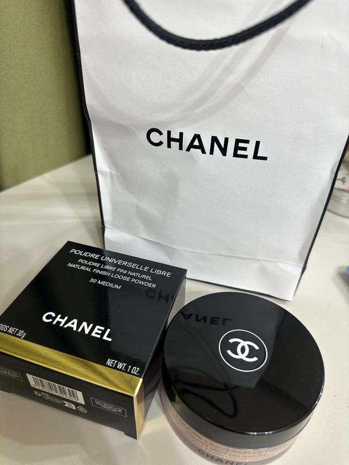 Рассыпчатая пудра CHANEL Poudre Universelle Libre