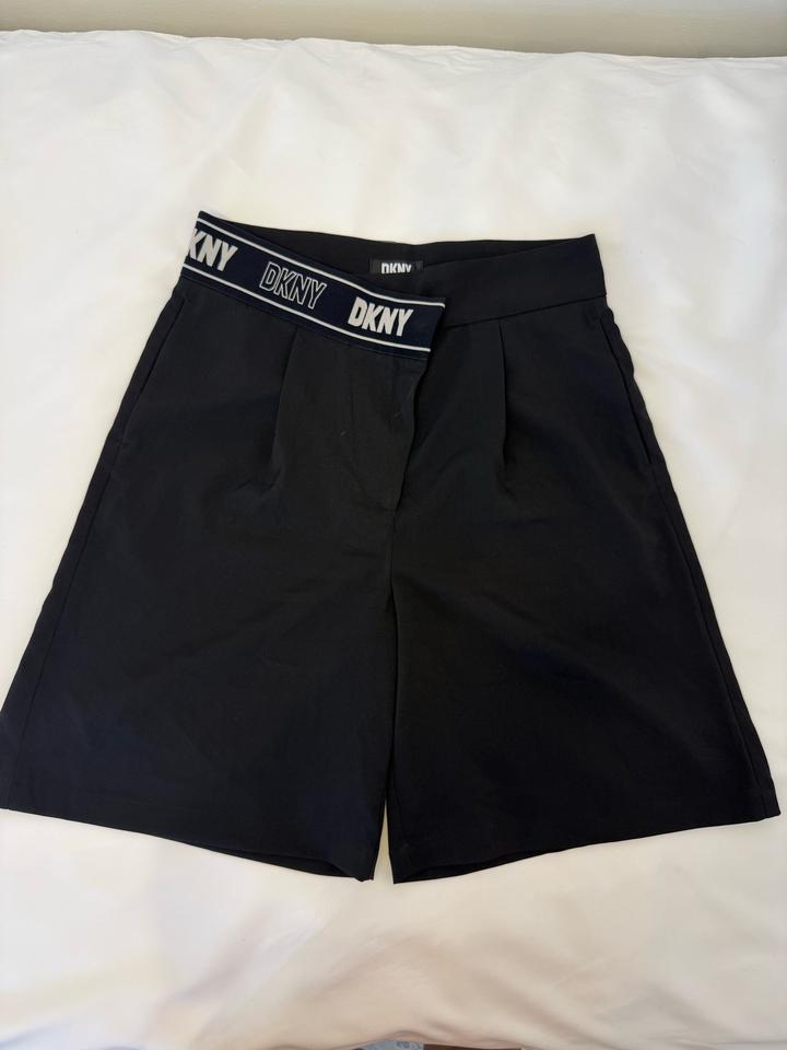 DKNY