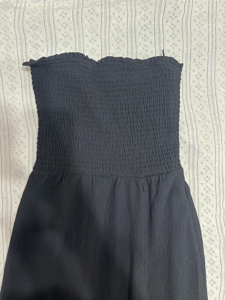 Bershka платье бандо с разрезом