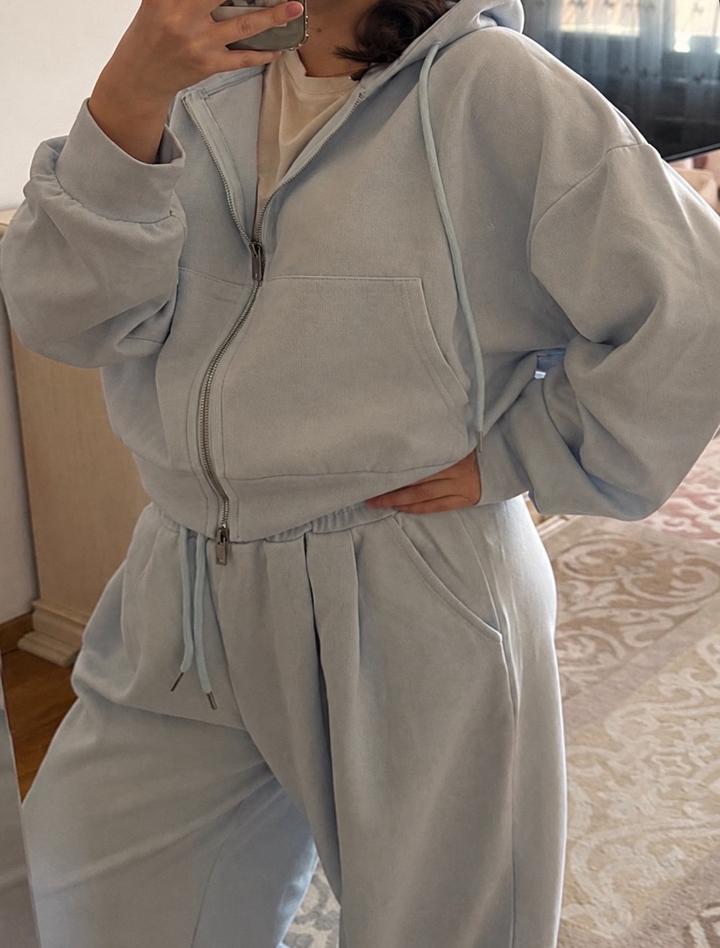 Спортивный костюм