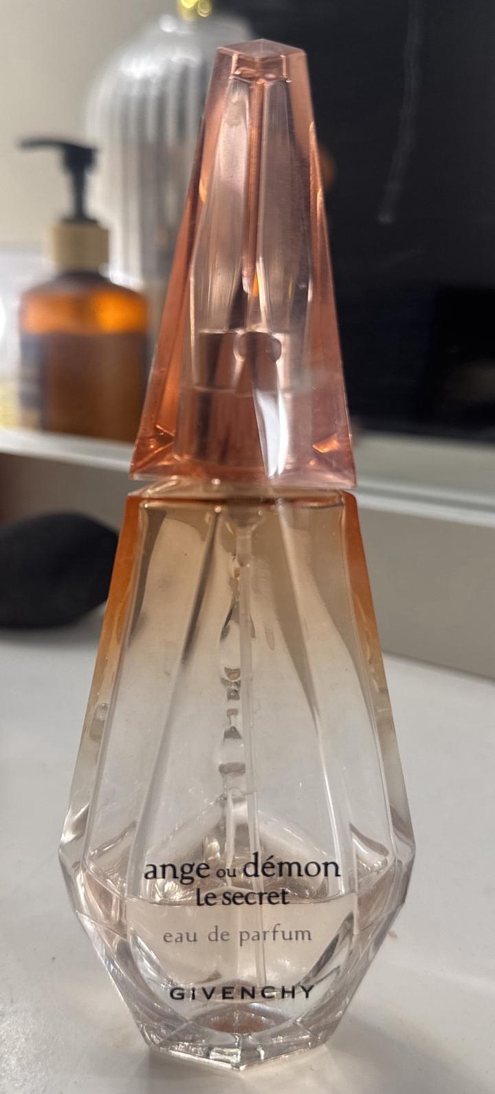 Парфюмерная вода Givenchy Ange ou Démon Le Secret