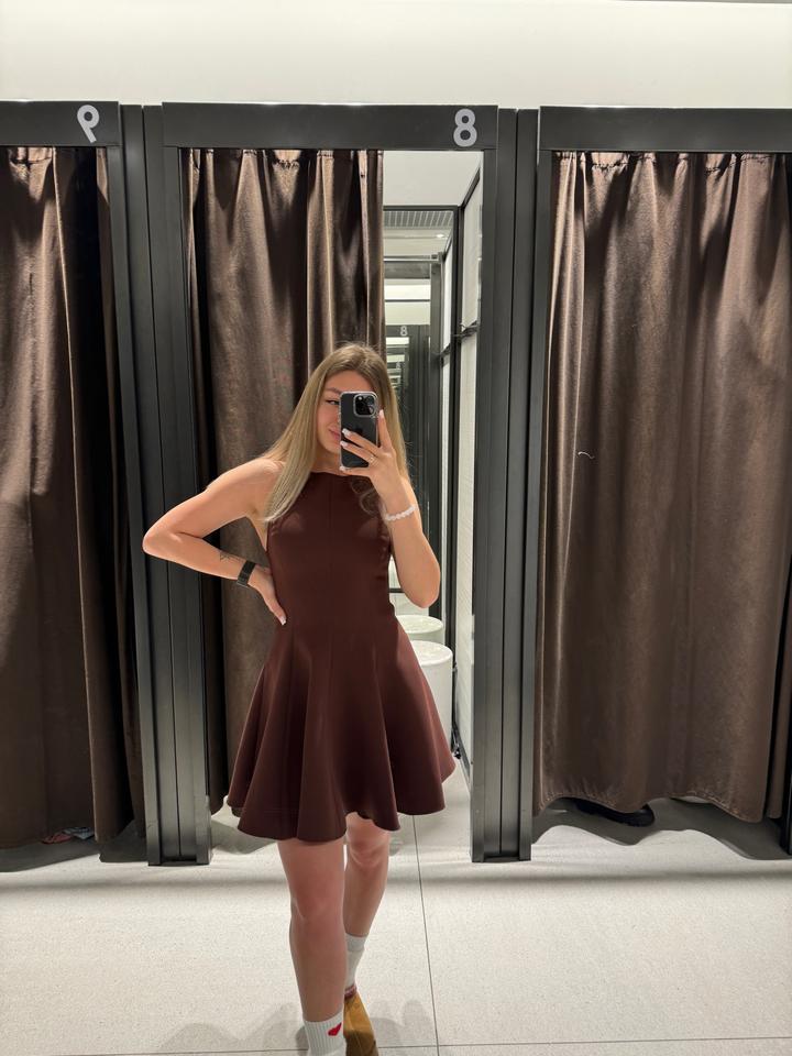 Платье без рукавов с расклешенной юбкой ZARA