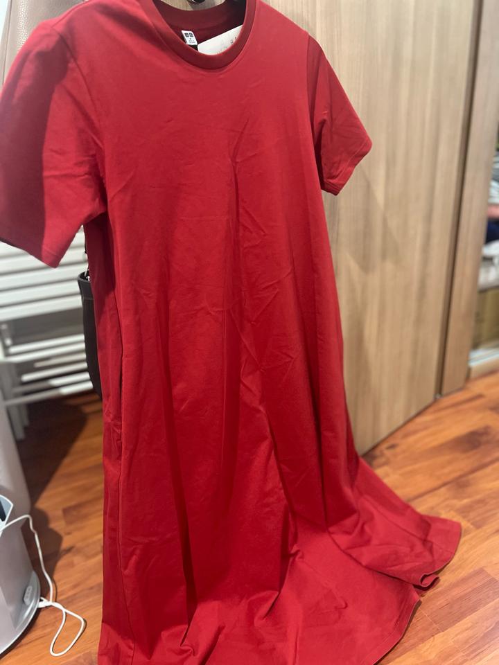 Платье Uniqlo