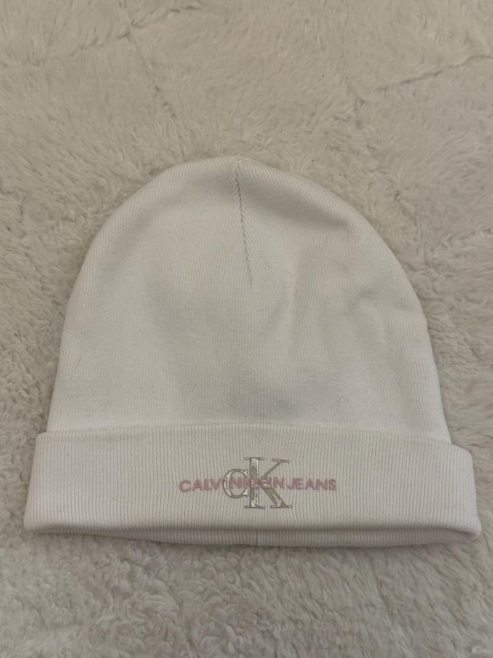 Шапка Calvin Klein Jeans