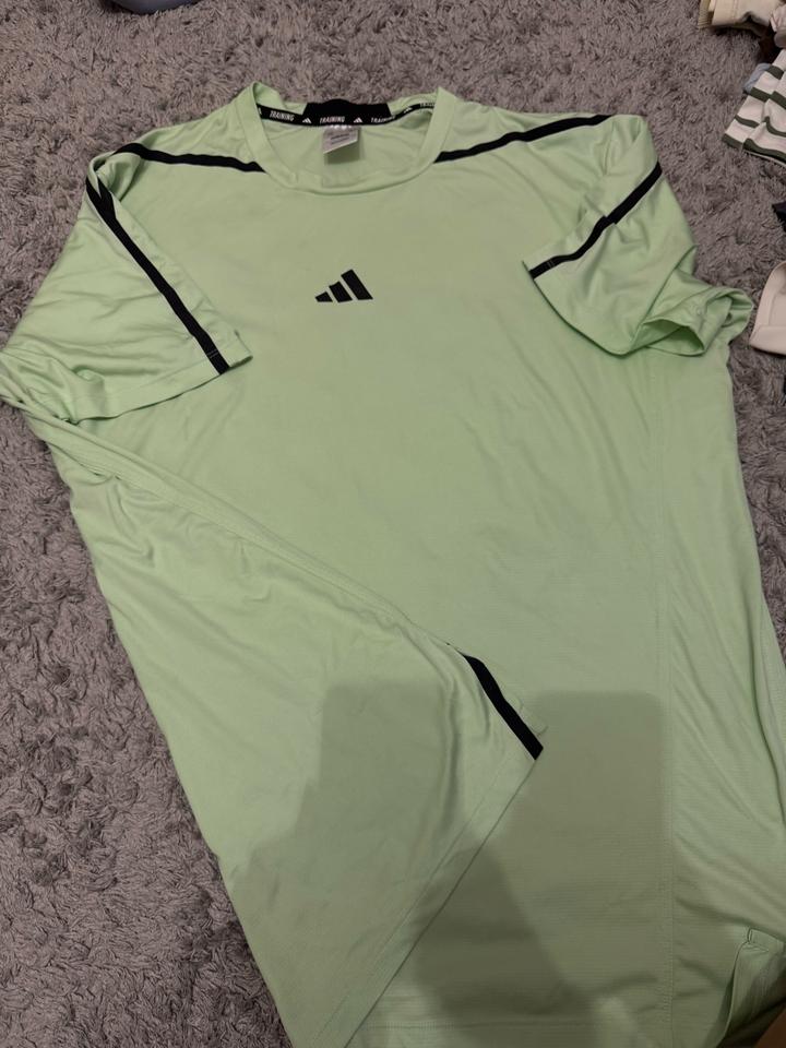 Adidas Футболка