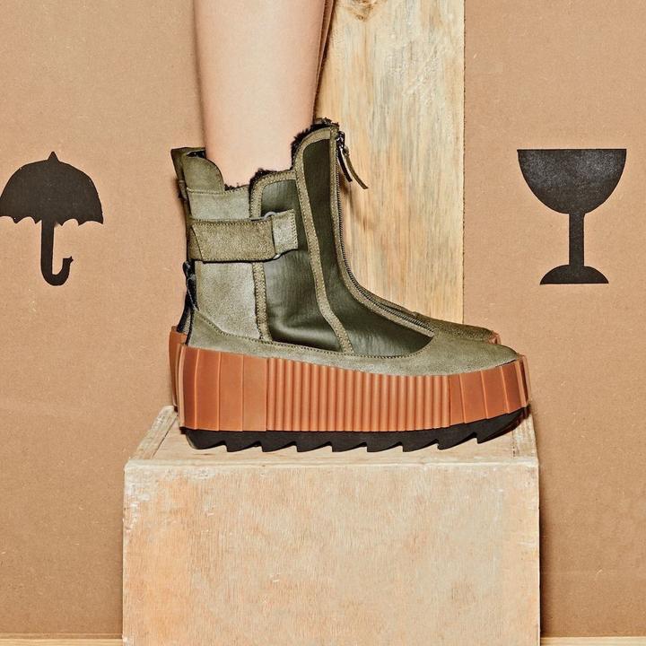 United Nude