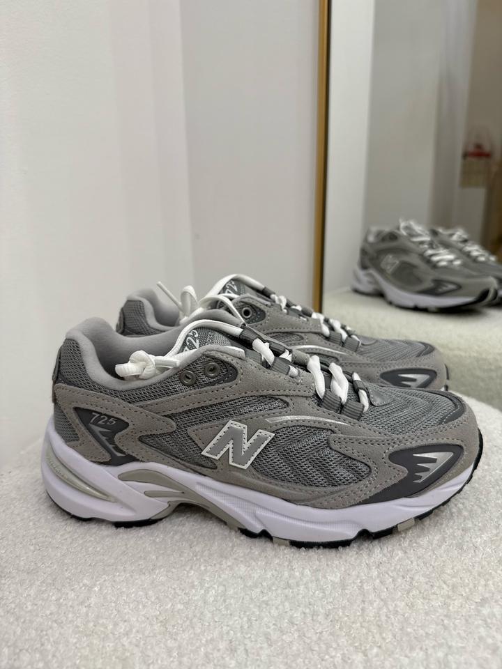 Кроссовки New Balance 725