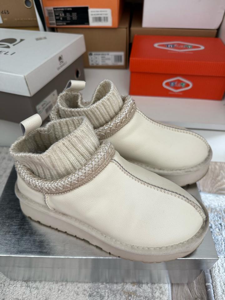 UGG
