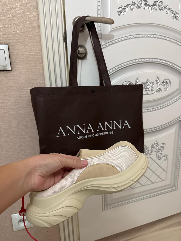 Anna Сабо бежевые на массивной подошве