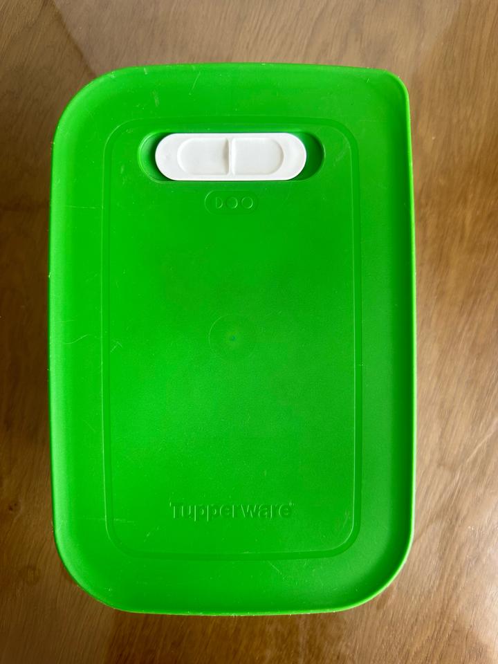 Продам контейнер Tupperware