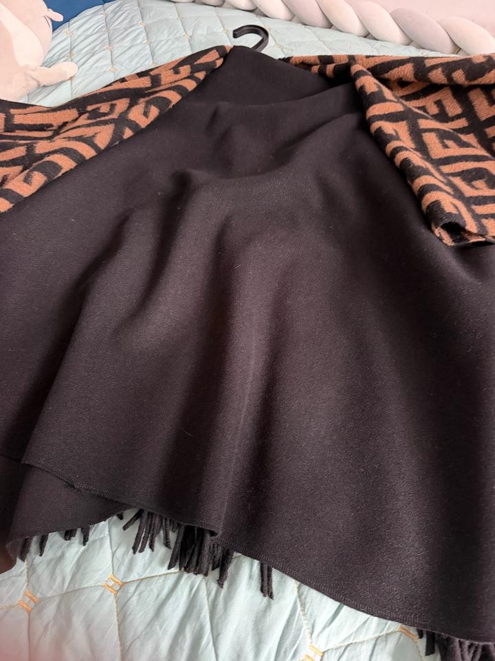 Yasmin’s Пончо с бахромой