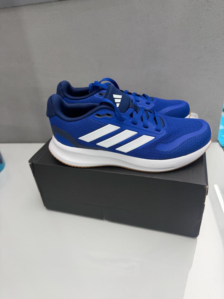 Кроссовки adidas