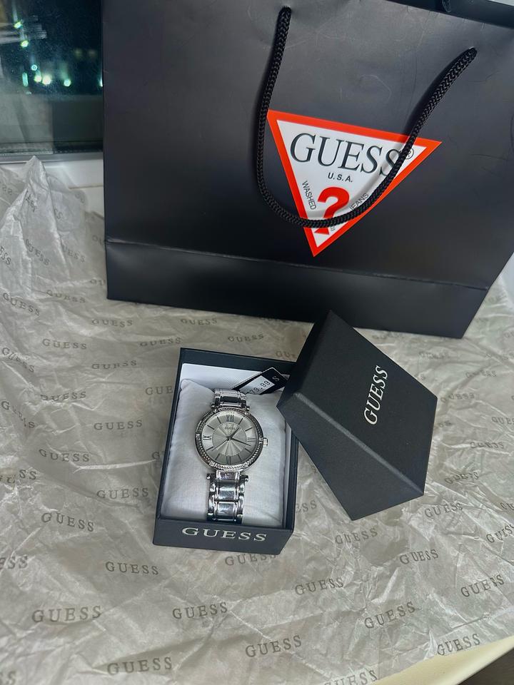 Часы Guess