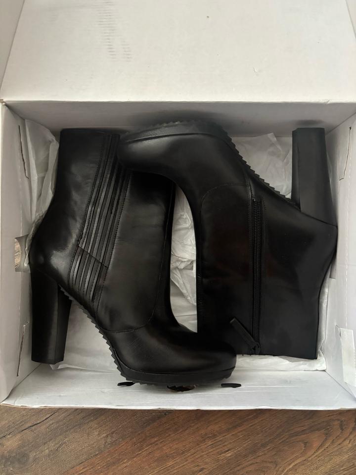 Nine West