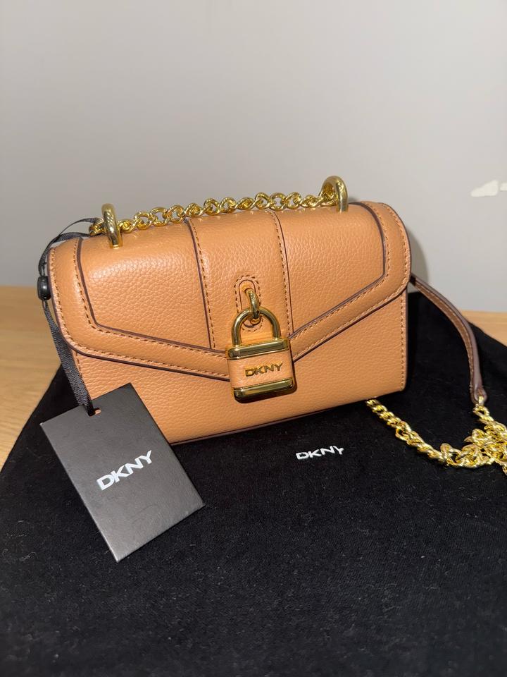 DKNY