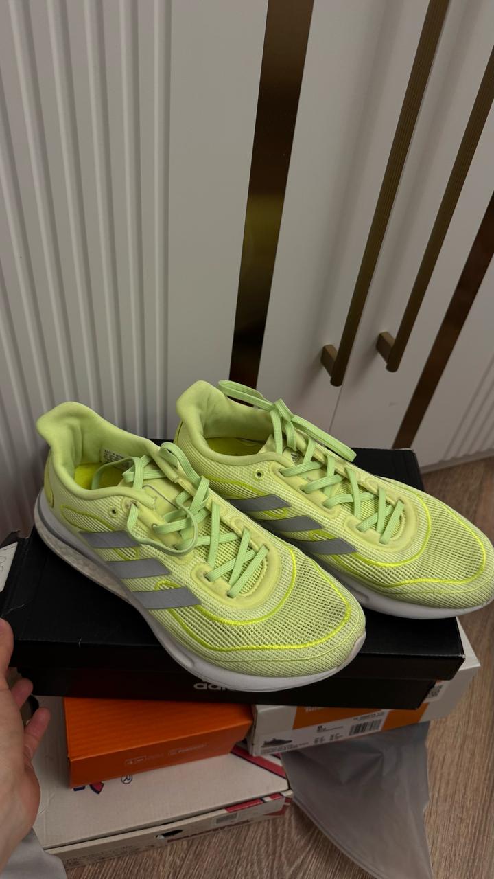 Женские кроссовки adidas