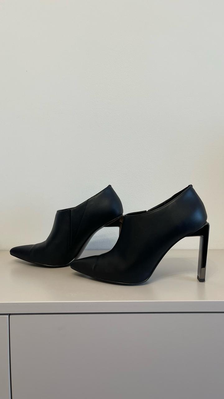 Charles & Keith