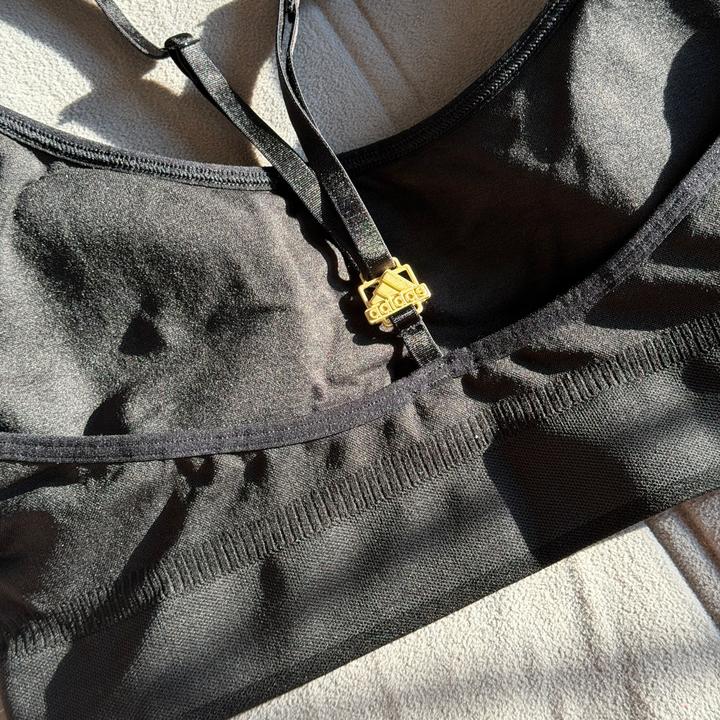 Спортивный топ adidas