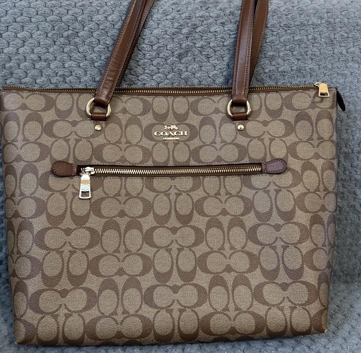 Сумка тоут от Coach
