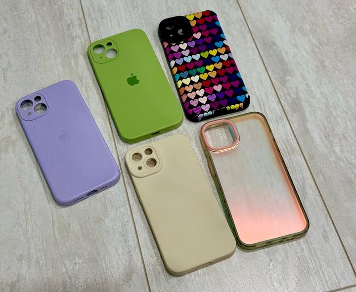Чехлы  iPhone 13 (5 штук)