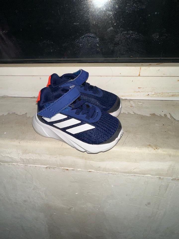 Adidas Duramo