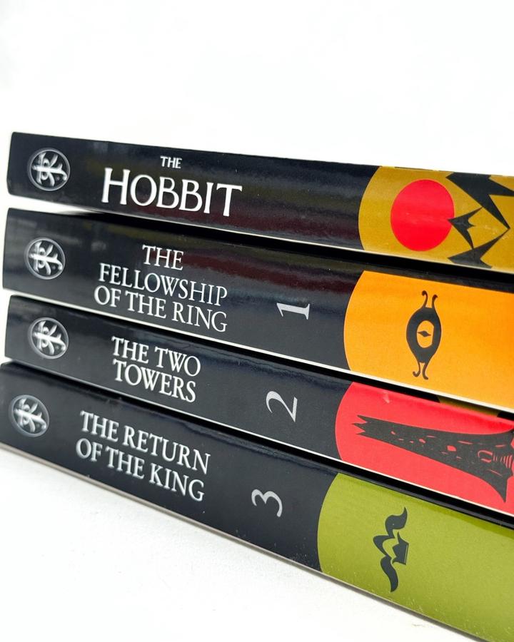 Lord of the Rings, Hobbit