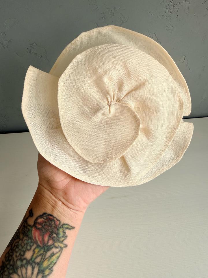 Atelier Kassenova Брошь из льна