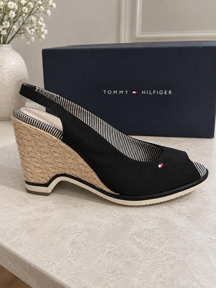 Tommy Hilfiger сандалии на танкетке