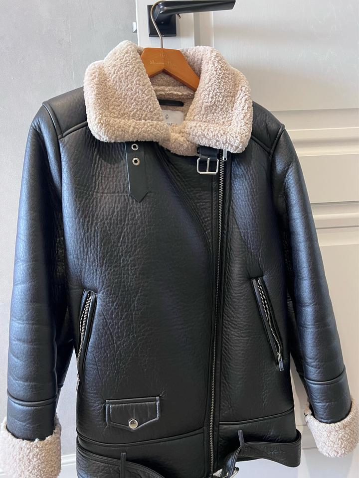 Дубленка Stradivarius