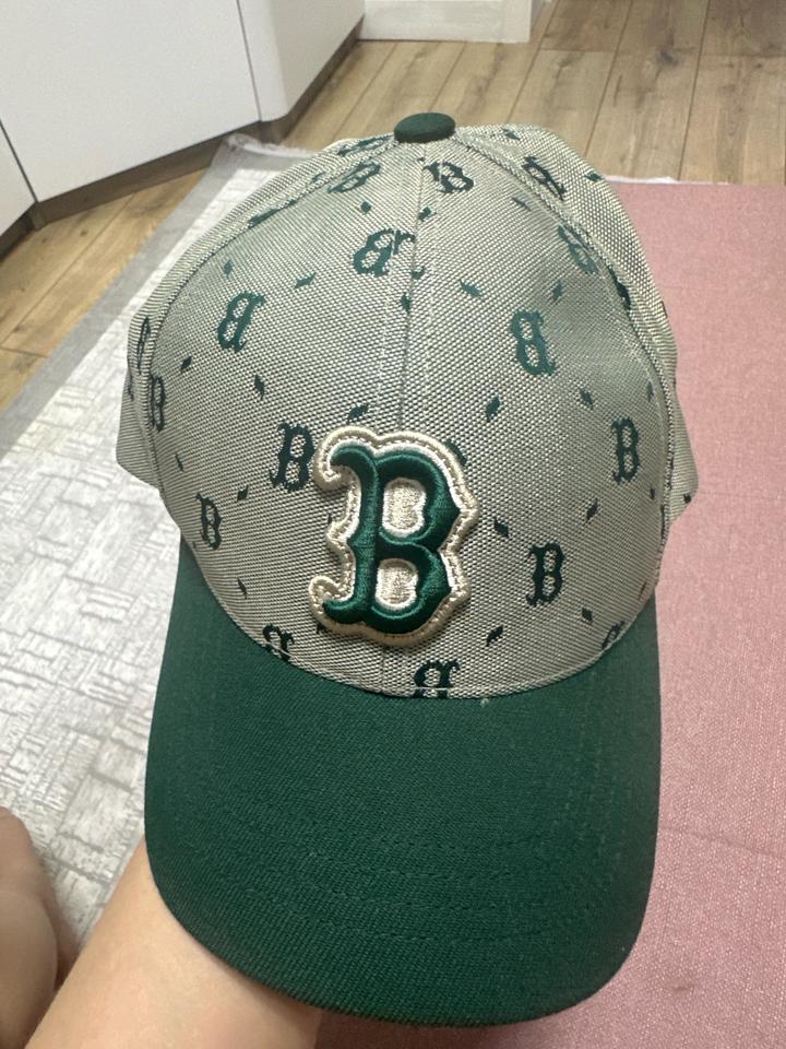 MLB