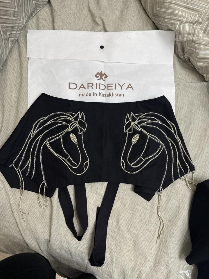 darideiya Корсет с вышивкой