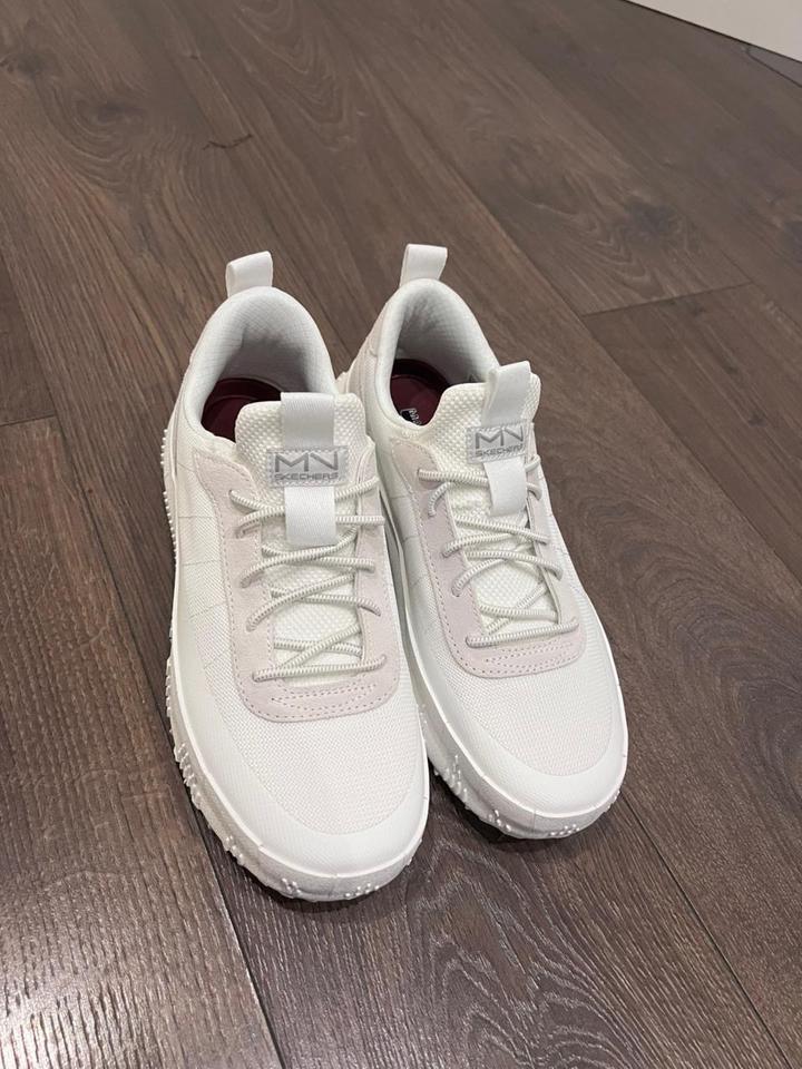 Skechers