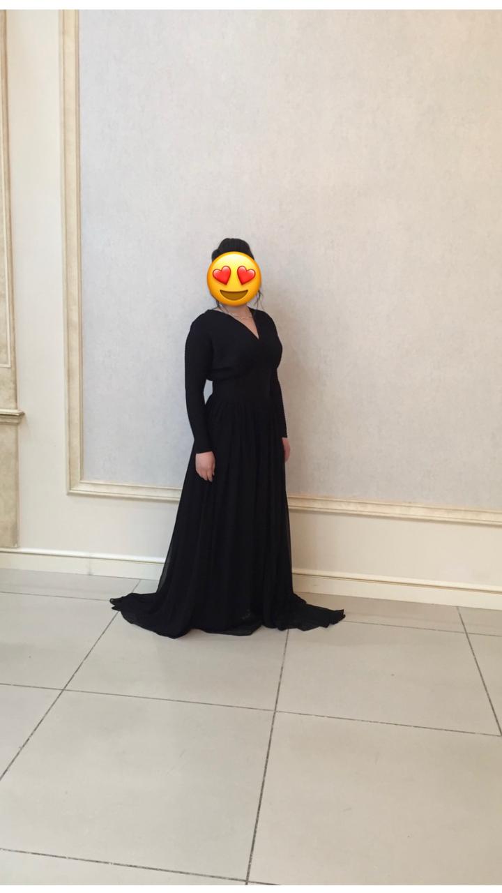 Черное длинное платье