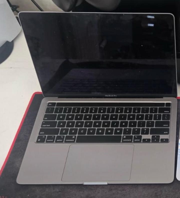 Apple Macbook 13 pro m1