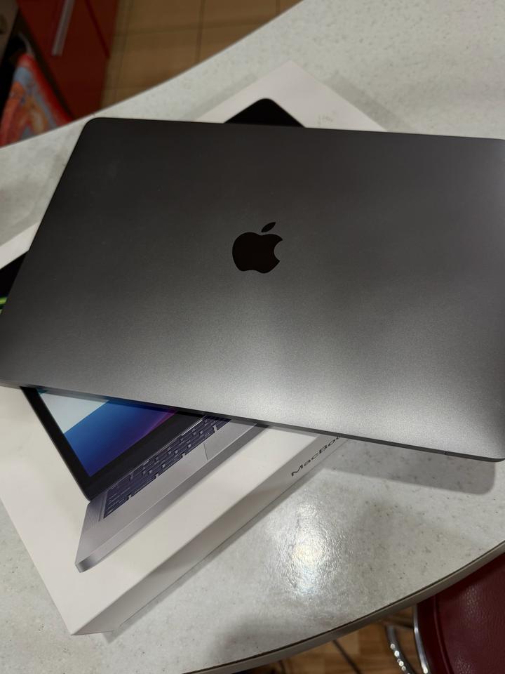 Apple MacBook Pro