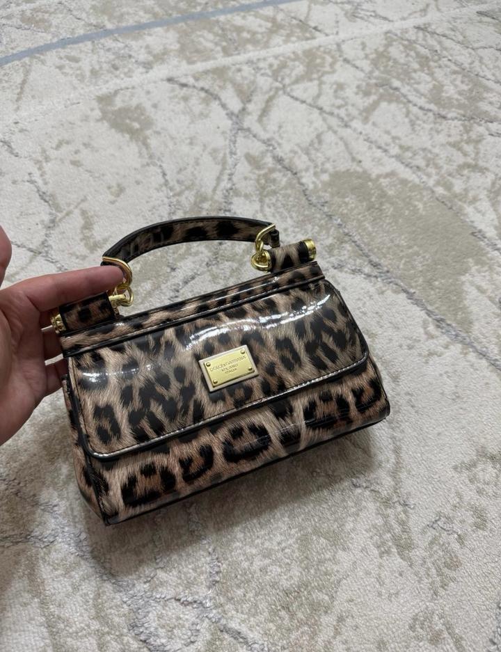 Сумка Dolce & Gabbana с леопардовым принтом